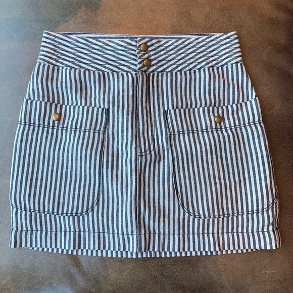 Urban Outfitters Gray & White Striped Mini Skirt - Picture 1 of 4